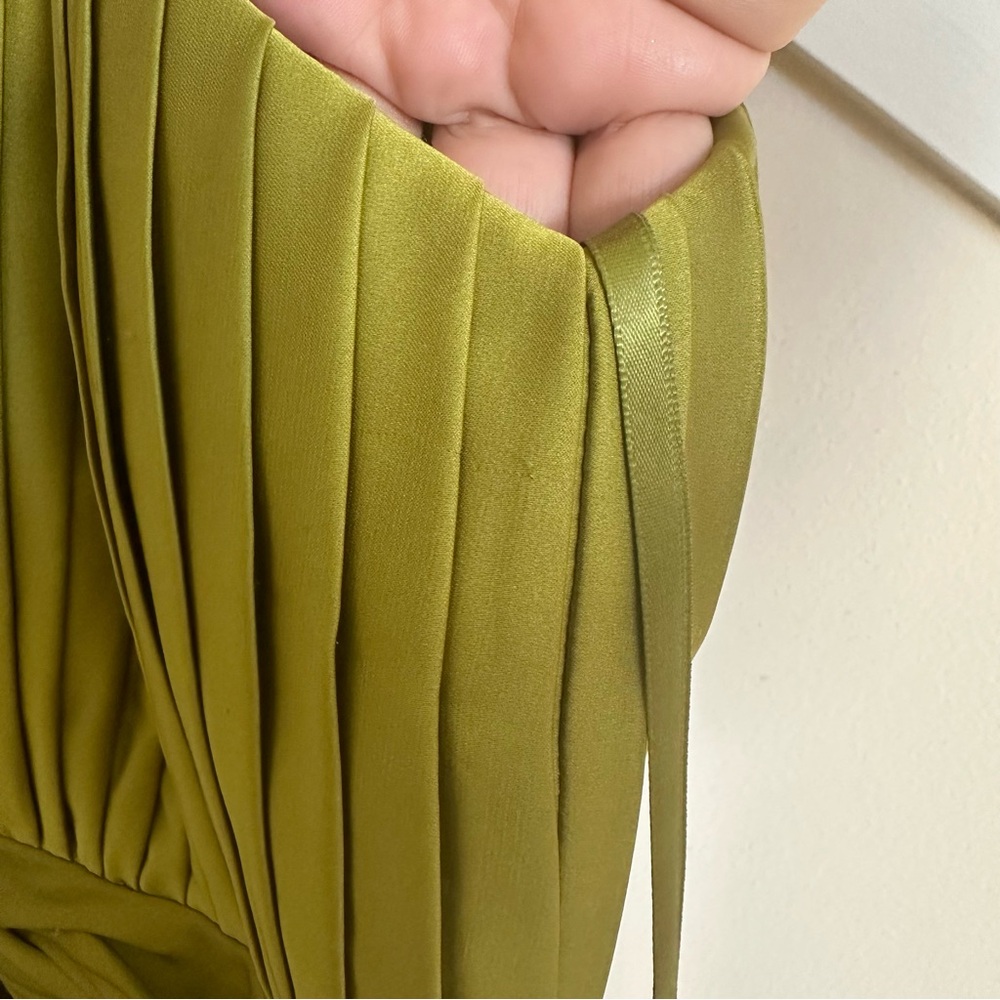 Mac Duggal Pleated High Neck Sleeveless Mini Dress Chartreuse Green Size 12 NWT - Picture 17 of 17